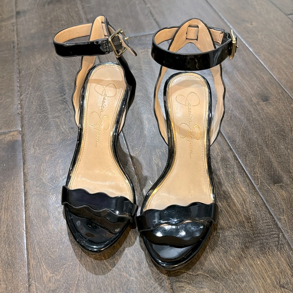 Jessica Simpson Black Patent Strappy Scalloped Heel size 5